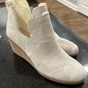 NEW TOMS ankle bootie